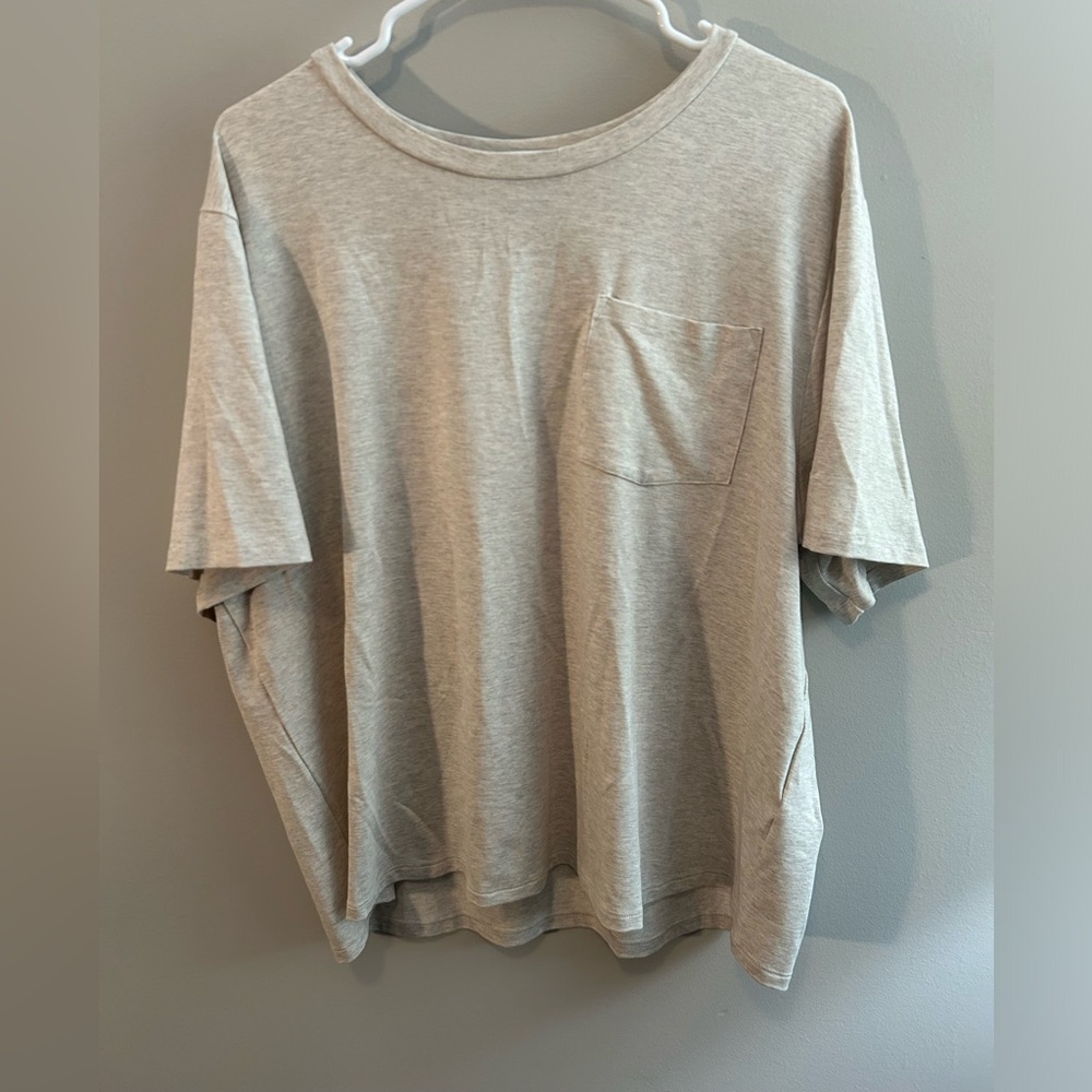 NWOT Banana Republic Factory Pocket T-Shirt